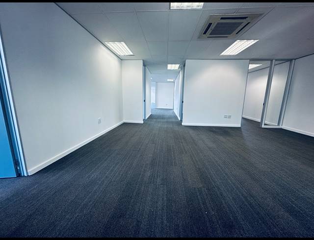 383.20M² OFFICE TO LET IN PAULSHOF